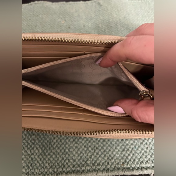 Tan MK Wallet - Picture 3 of 7